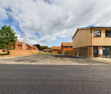 2 bedroom terraced house to rent - Photo 2