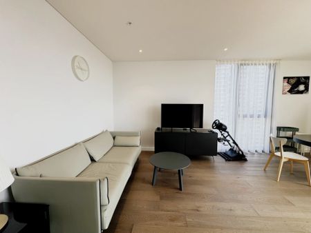 2 bed 2 bath - Photo 2