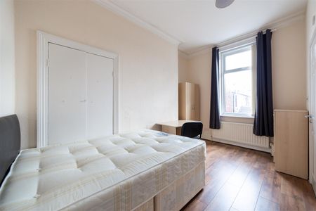 4 bed terraced house to rent in Heaton Park Road, Newcastle Upon Tyne, NE6 - Photo 3