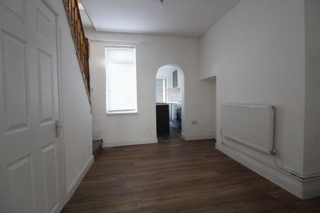 2 bedroom terraced house to rent - Photo 2