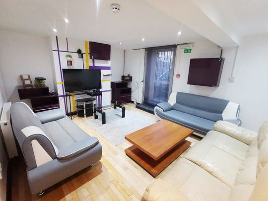 Delph Mount, Woodhouse - Photo 1