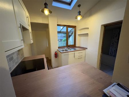 3 bedroom terraced house to rent - Photo 5