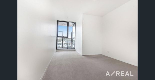 A lovely two bedroom apartment filled with light. - Photo 1