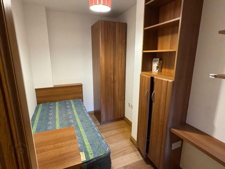 16 Stranmillis Park - Apt1, Belfast, BT9 5AU - Photo 2