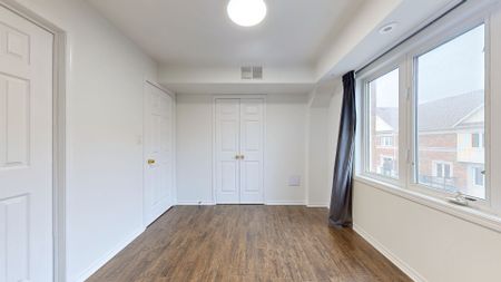 For Lease - 92 Louisbourg Way, Markham, Ontario - Photo 3