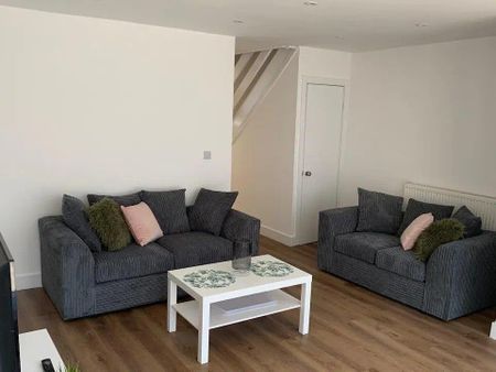 3 bedroom terraced house to rent - Photo 3