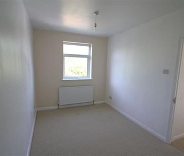 Room in a Shared House, Newham, E6 - Photo 3
