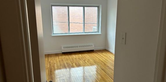 Grand 3 1/2 rénové Cote des Neiges - Photo 2