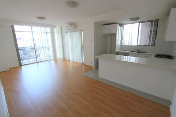 Quality 2 Bedroom Security Apartment - Photo 1