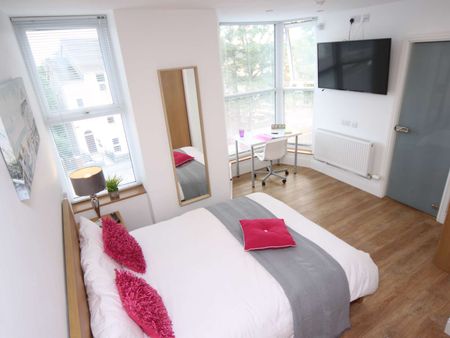 High Specification En-Suite Student Accommodation - Photo 4