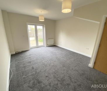 3 bedroom terraced house to rent - Photo 2
