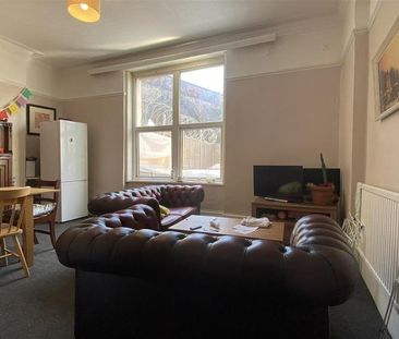 1 bedroom in a house share to rent - Photo 3