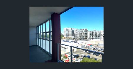 Large North Facing 2 Bedroom Apartment For Lease ! - Photo 2