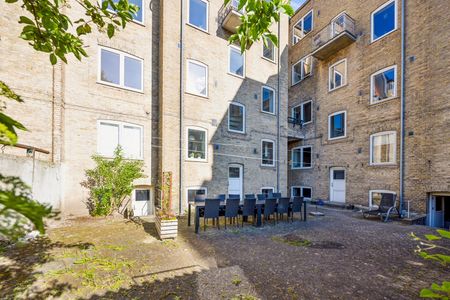 Nyrenoveret flot 2-værelses lejlighed i Aalborg vestby - Foto 2