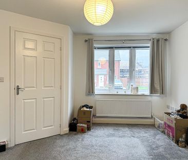 3 bedroom semi-detached house to rent - Photo 2