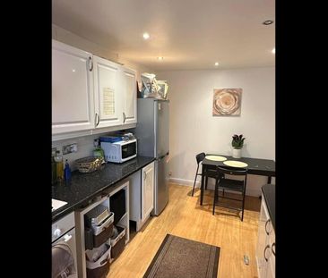 Room in a Shared Flat, Fellows Court, E2 - Photo 5