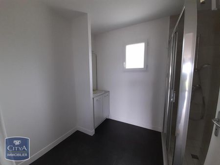 Location Maison 4 pièces 81m² BIARD 86580 - Photo 4