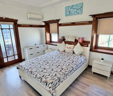 A Fully Furnished and well-presented renovated double brick home - Photo 6