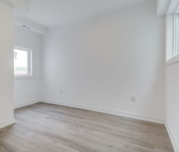 For Lease - 3039 Dundas Street Unit# 8, Toronto, Ontario - Photo 6