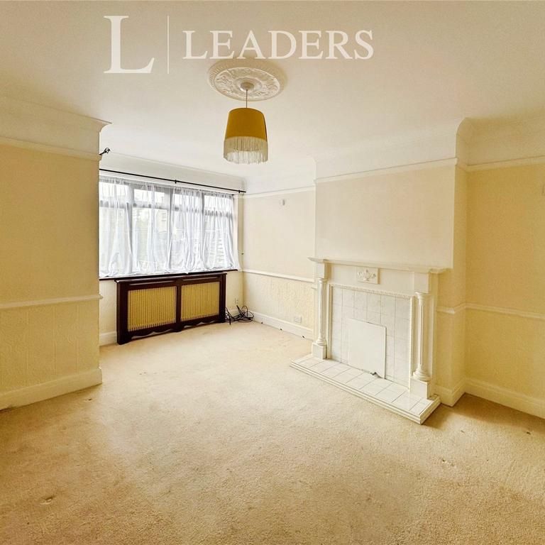 3 bedroom semi-detached house to rent - Photo 1