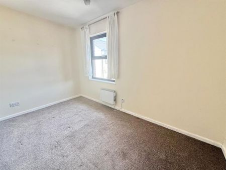 2 bedroom end of terrace house to rent - Photo 3