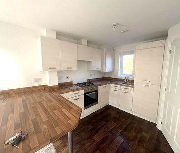 2 bedroom end of terrace house to rent - Photo 5