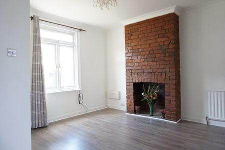 2 Bed Terraced House, Mount Pleasant, RG1 - Photo 2