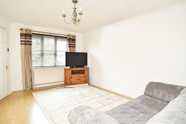 4 bedroom semi-detached house to rent - Photo 1