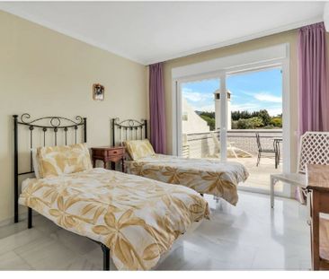 3 bedroom luxury penthouse for rent in Marbella, Andalusia - Photo 3