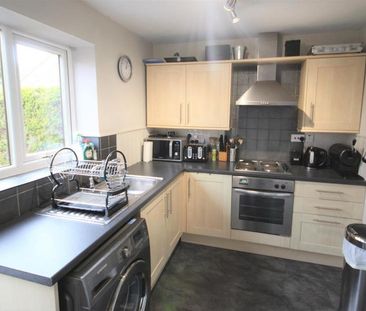 2 bedroom semi-detached house to rent - Photo 4