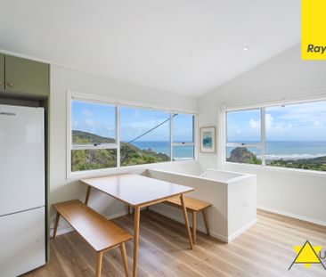 Cozy 2-Bedroom House with Stunning Sea Views! - Photo 2