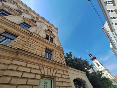 In Kürze verfügbar - Wunderschöne Altbauwohnung in Traumlage - 3,5 Zimmer in der Schlösselgasse als Ihr neues, unbefristetes Zuhause - Photo 3