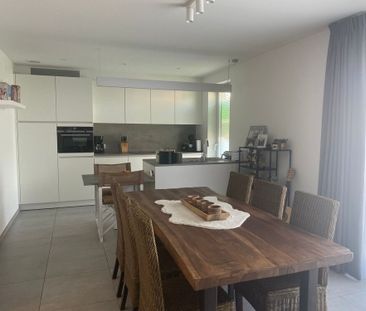 Instapklaar appartement met 2 slaapkamers, tuintje en autostaanplaats - Photo 3