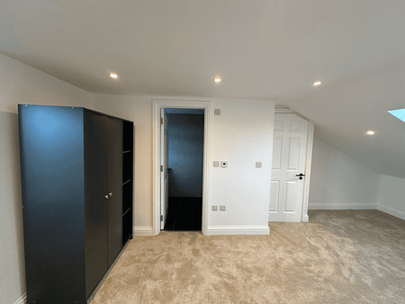 3 bedroom semi-detached house to rent - Photo 5