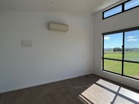 MODERN FARM LIVING - Photo 2