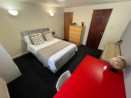 2 Bed Student Accommodation - Photo 4