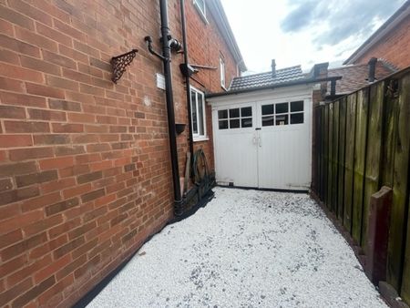 BrookvaleGrove, SOLIHULL - Photo 5