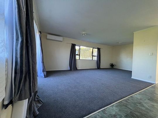 Quiet Rural Living with country view - Photo 1