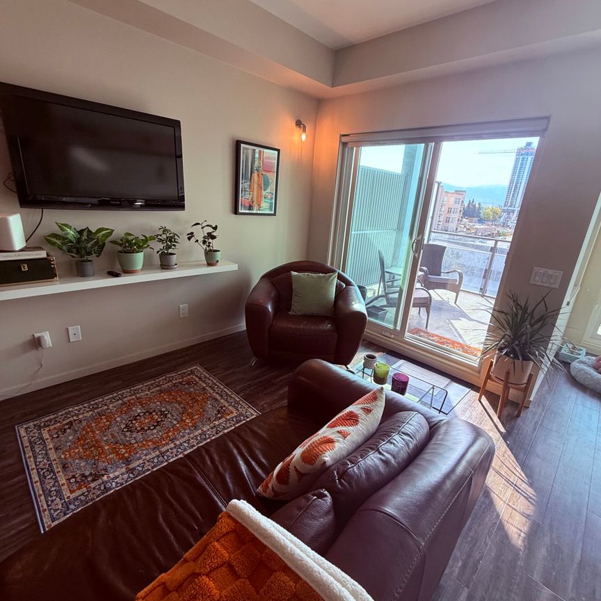 Sole on St. Paul – Great Location - Photo 1