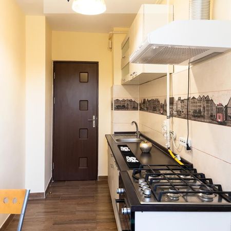 Constanta, Casa de Cultura, Ap.2 cam, Decomandat,Et.1/3 - Fotografie 3