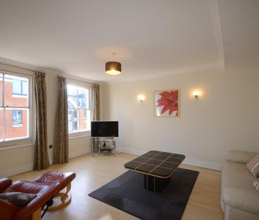2 bedroom flat to rent - Photo 2