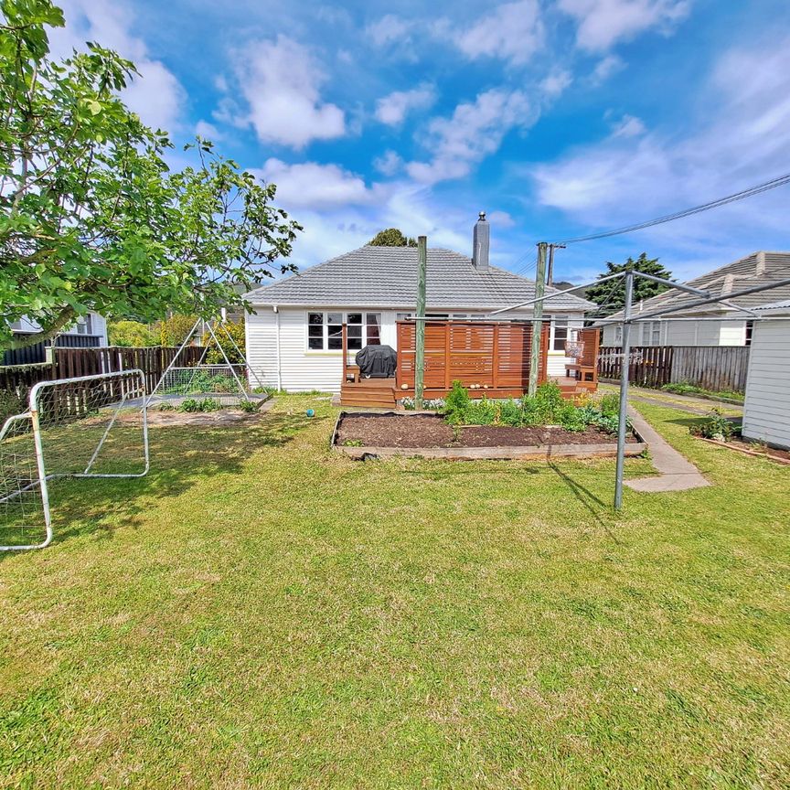 Naenae Living - Photo 1