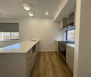 Modern Family Living in Prime Warragul Location - Photo 5