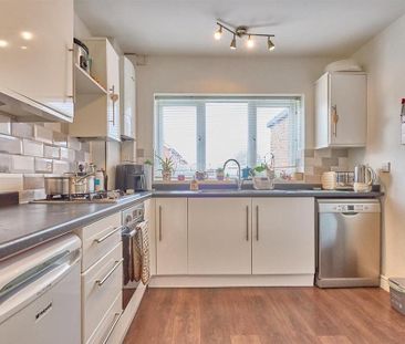 3 bedroom semi-detached house to rent - Photo 3