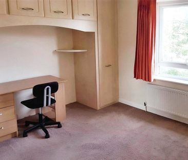 4 bedroom semi-detached house to rent - Photo 4