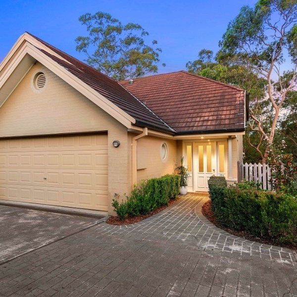 Stunning 3-Bedroom Home in Dural - Cths Catchment - Photo 1