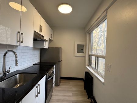 For Lease - 600 Eglinton Avenue Unit# 105, Toronto, Ontario - Photo 2