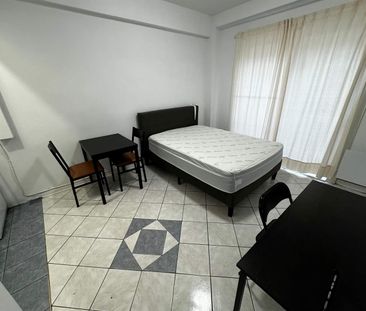 GHETTO MCGILL- STUDIO RENOVÉ & MEUBLÉ- EMPLACEMENT EXCEPTIONNEL - Photo 3