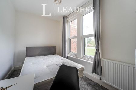 5 bedroom terraced house to rent - Photo 3