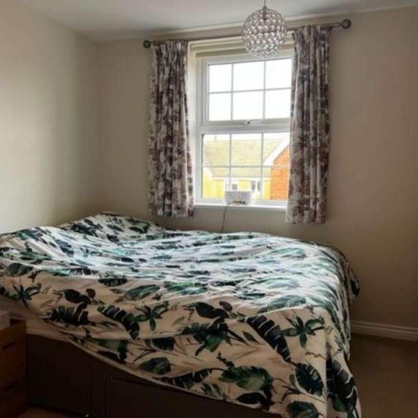 Trinity Square, Loddon, NR14 - Photo 1